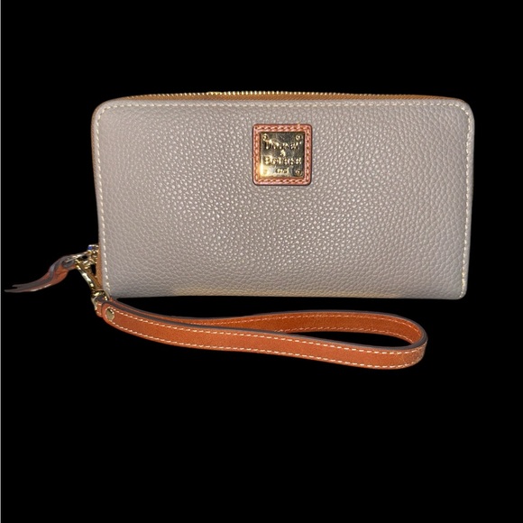 Dooney & Bourke Toupe Pebble Grain Large Zip Around Wristlet Wallet - Picture 1 of 5